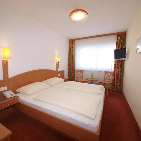 Otel Der Sailer & Restaurant 3*