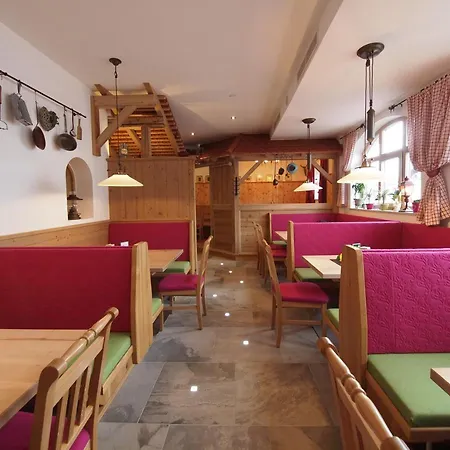 Der Sailer & Restaurant オーバータウエルン